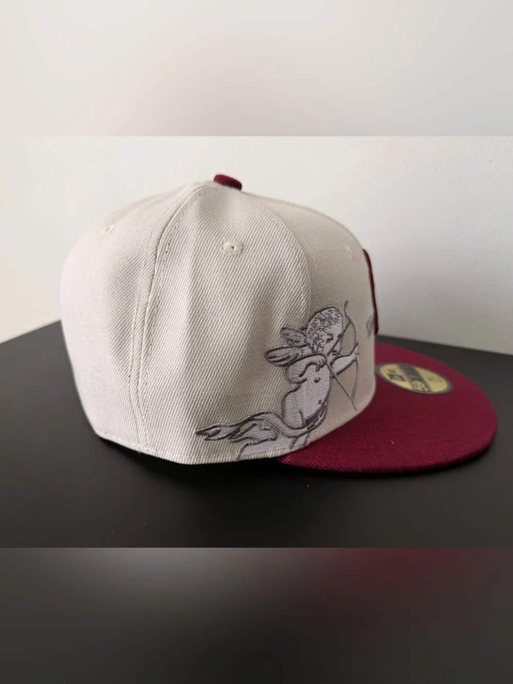New Era Two-Tone New York Yankees Fitted Cap - Beige & Burgundy